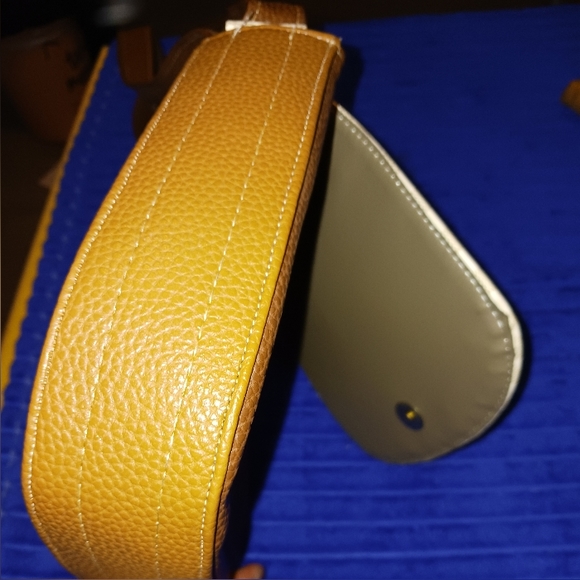 Purse - Picture 11 of 12